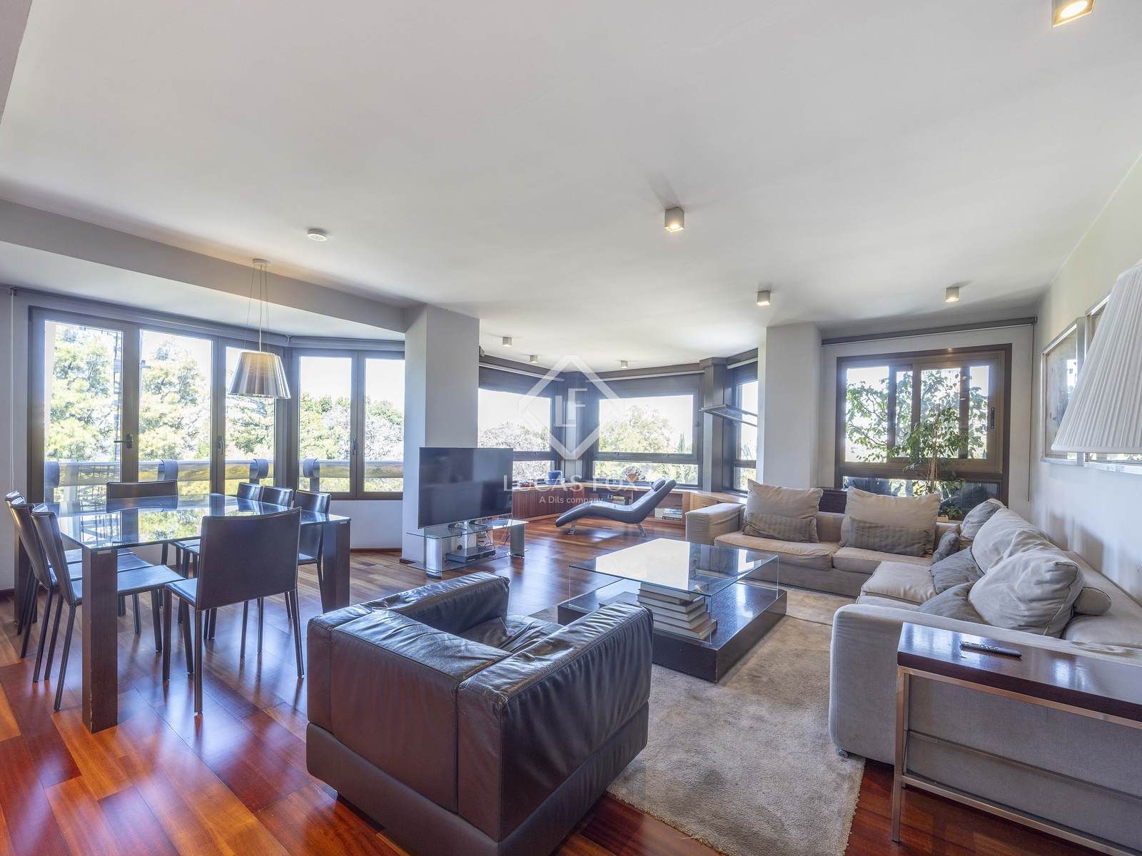 Living room of Flat for sale in  Valencia Capital  with Air Conditioner, Heating and Parquet flooring