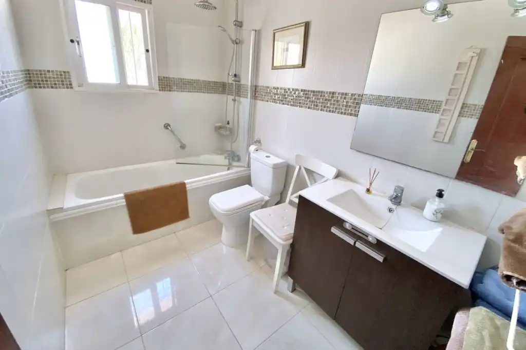 Baño de Finca rústica en venta en Mijas con Jardín privado, Terraza y Piscina