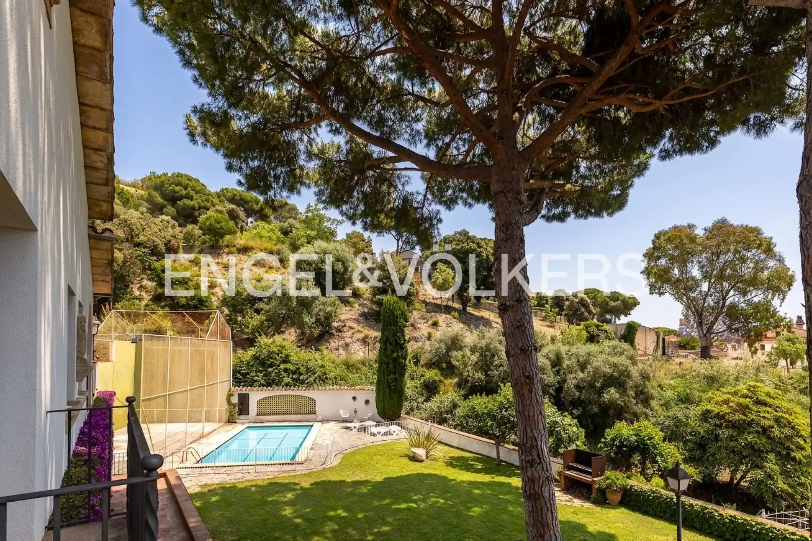 Vista exterior de Casa o xalet en venda en Premià de Dalt amb Calefacció, Jardí privat i Terrassa