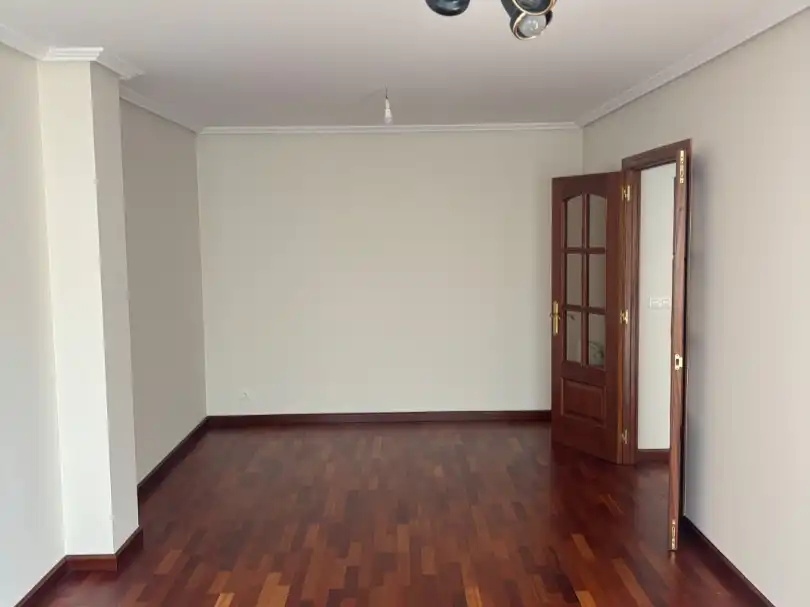 Sala d'estar de Pis de lloguer en Ponferrada amb Calefacció, Parquet i Traster
