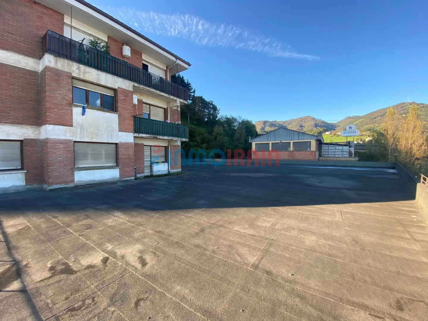 Parking of Industrial buildings for rent in Olaberria