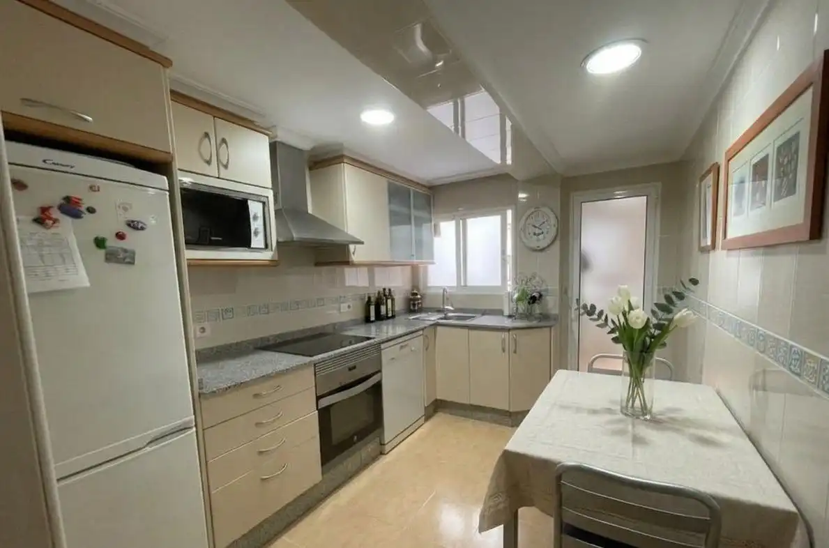 Cocina de Piso en venta en Valencia con Balcón