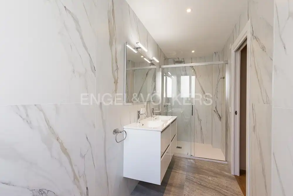 Baño de Piso de alquiler en Valencia con Aire acondicionado, Calefacción y Parquet