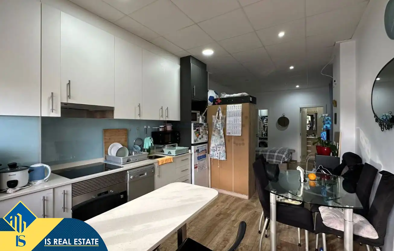 Küche von Wohnung zum Verkauf in Torrevieja mit Heizung, Terrasse und Möbliert