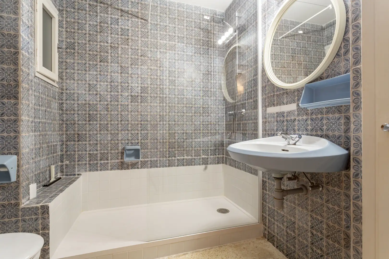 Baño de Piso en venta en Torredembarra con Terraza y Amueblado