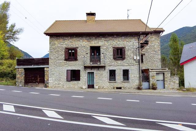 Piso en Venta en Avenida HUESCA A FRANCIA en Biescas
