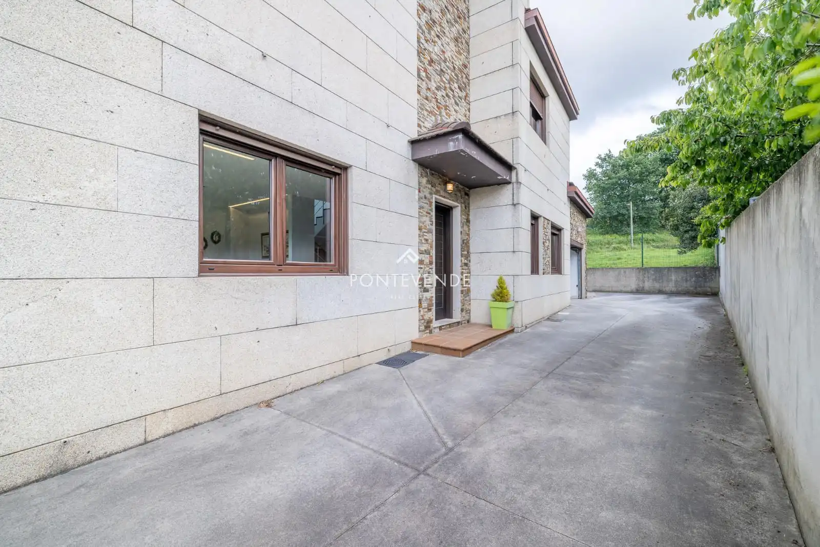 Vista exterior de Casa o chalet en venta en Vigo  con Calefacción, Terraza y Trastero
