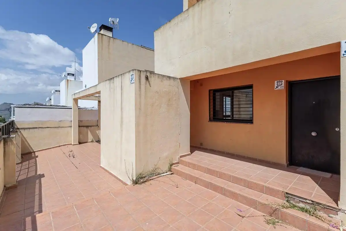 Casa adosada en venda a Albolote