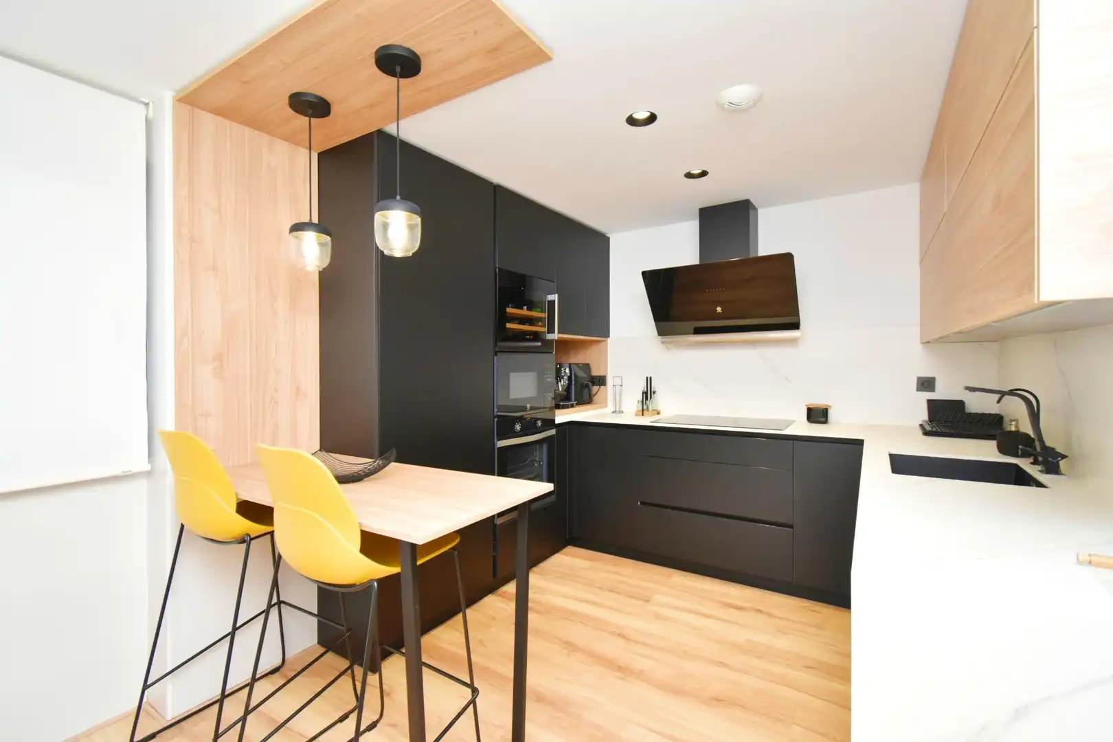 Küche von Wohnung zum Verkauf in El Ejido mit Klimaanlage, Terrasse und Abstellraum