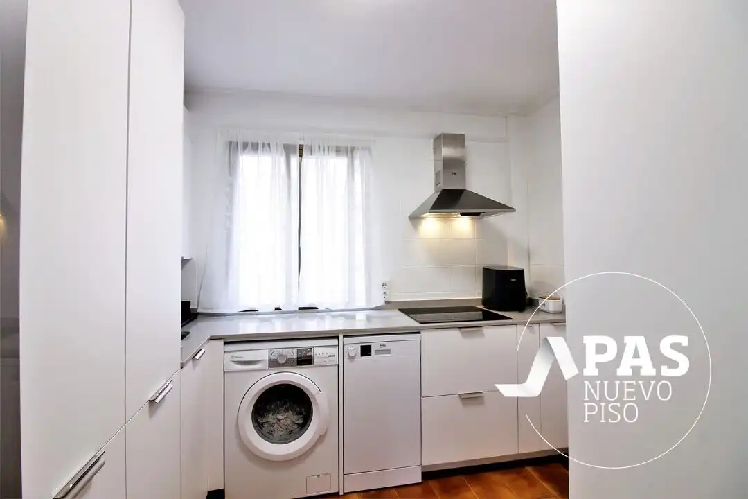 Kitchen of Flat for sale in Santander  with Heating