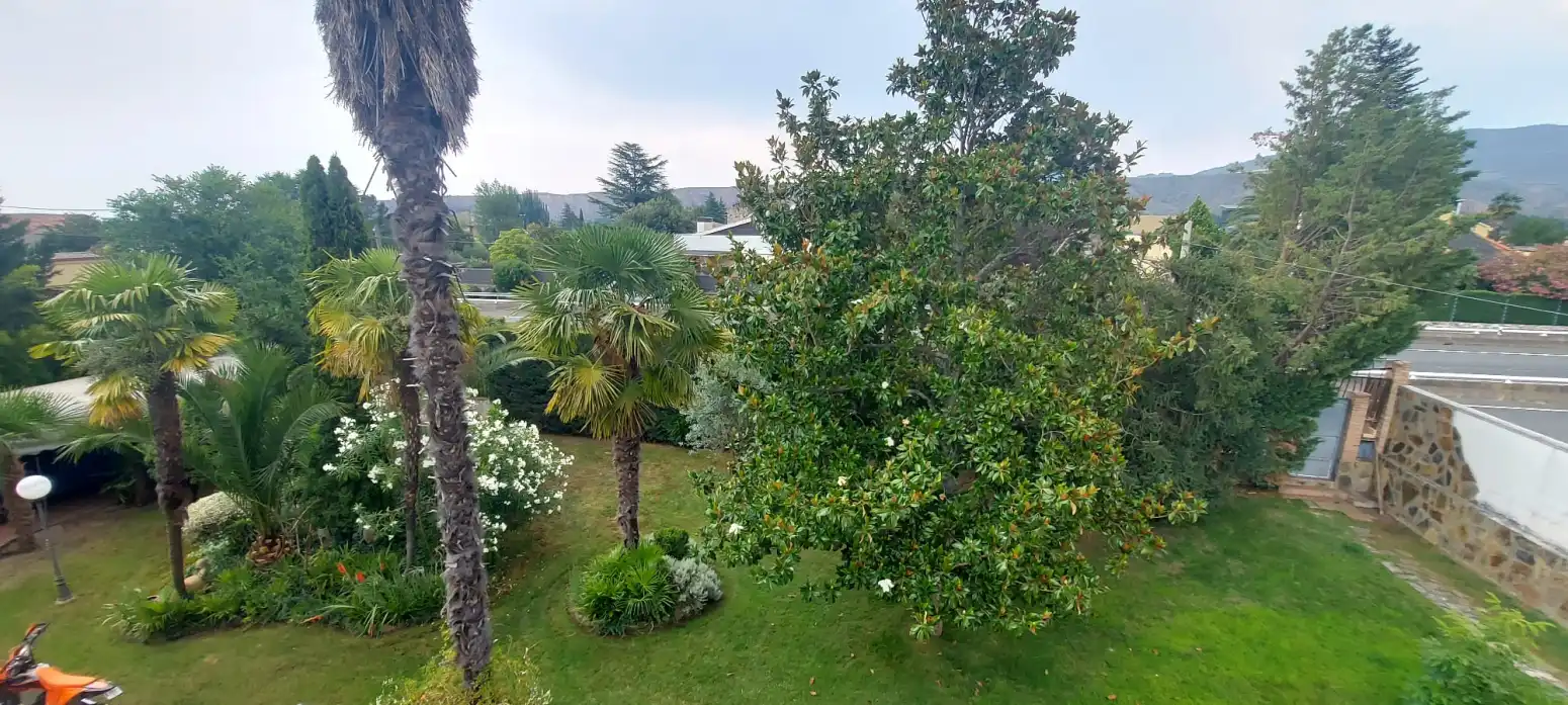 Jardín de Casa o chalet en venta en Albelda de Iregua con Aire acondicionado, Calefacción y Jardín privado