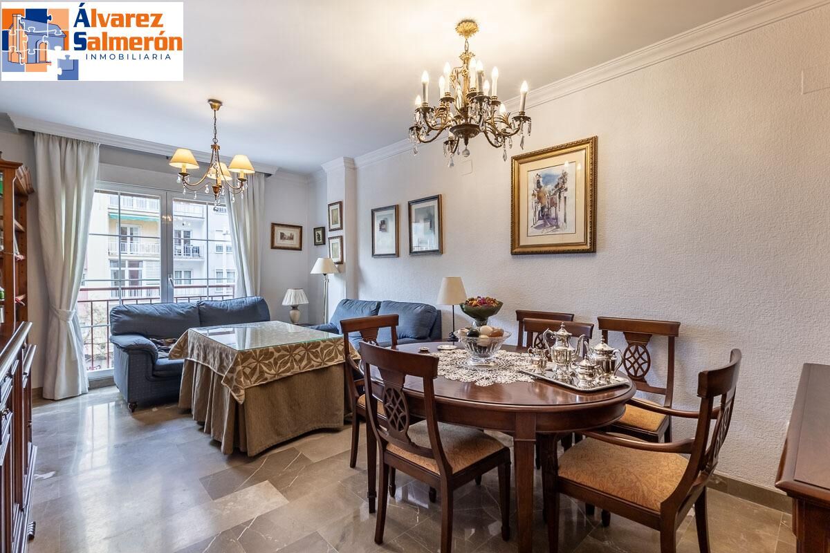 Dining room of Flat for sale in  Granada Capital  with Air Conditioner and Balcony