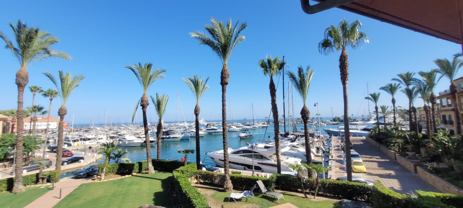 Exterior view of Apartment for sale in Sotogrande  with Air Conditioner, Heating and Storage room