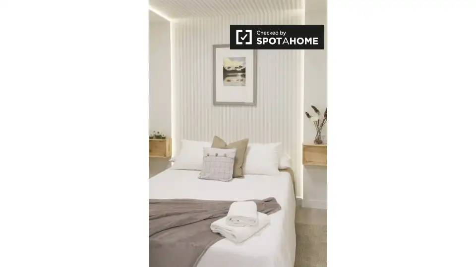 Dormitori de Apartament per a compartir en Madrid amb Aire condicionat, Calefacció i Terrassa