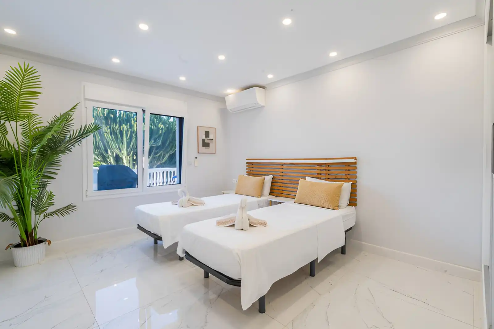 Bedroom of Houses for sale in Marbella  with Air Conditioner, Private garden and Terrace