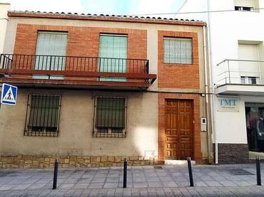 Casa amb balcó en venda a Calle Nueva