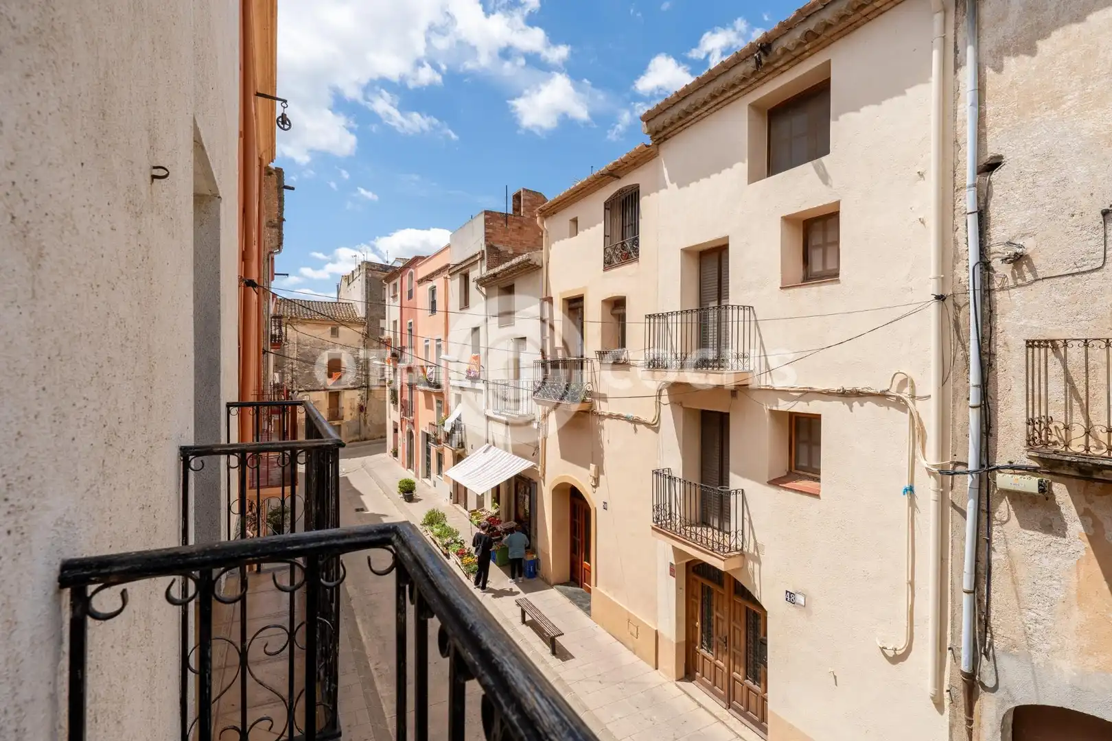 Casa adosada en venda a Carrer D' AVALL, Montbrió del Camp