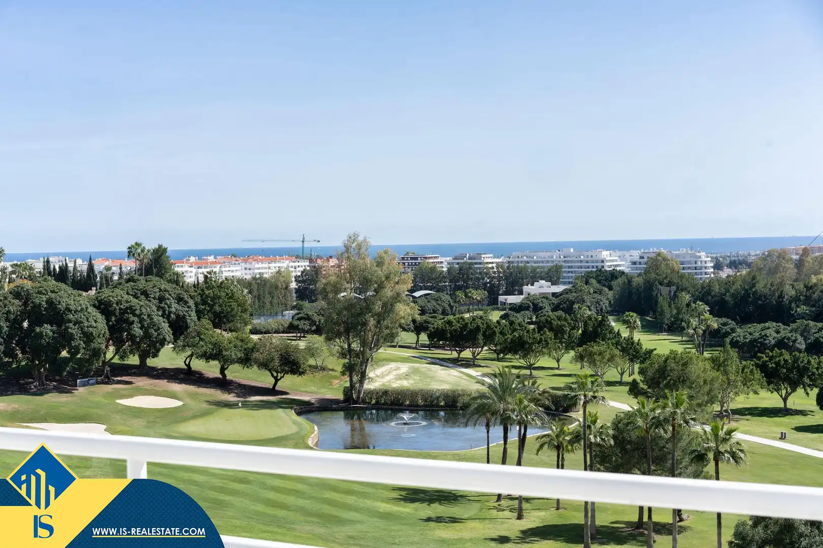 Chalet con piscina en venta en Nueva Andalucía, imagen 2