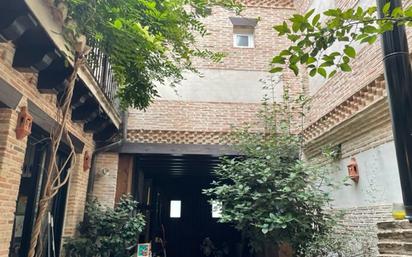 Vista exterior de Casa o xalet en venda en Alcalá de Henares amb Aire condicionat, Terrassa i Balcó