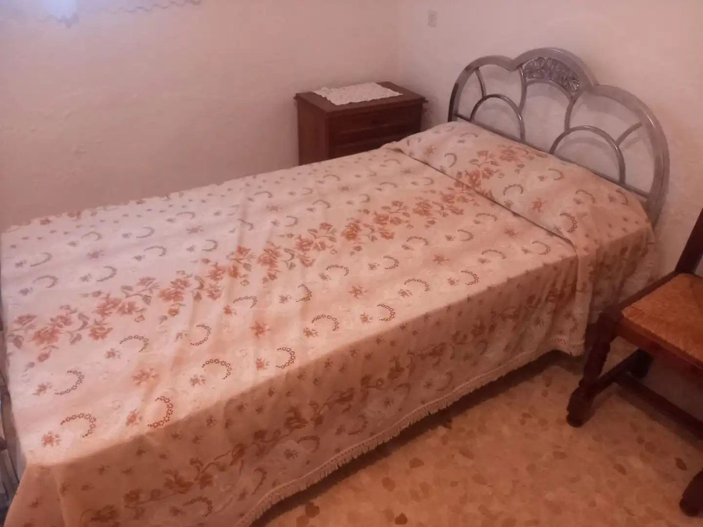 Dormitori de Casa o xalet de lloguer en El Burgo