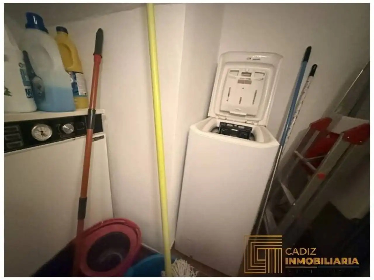 Wohnung zum Verkauf in Cádiz mit Klimaanlage