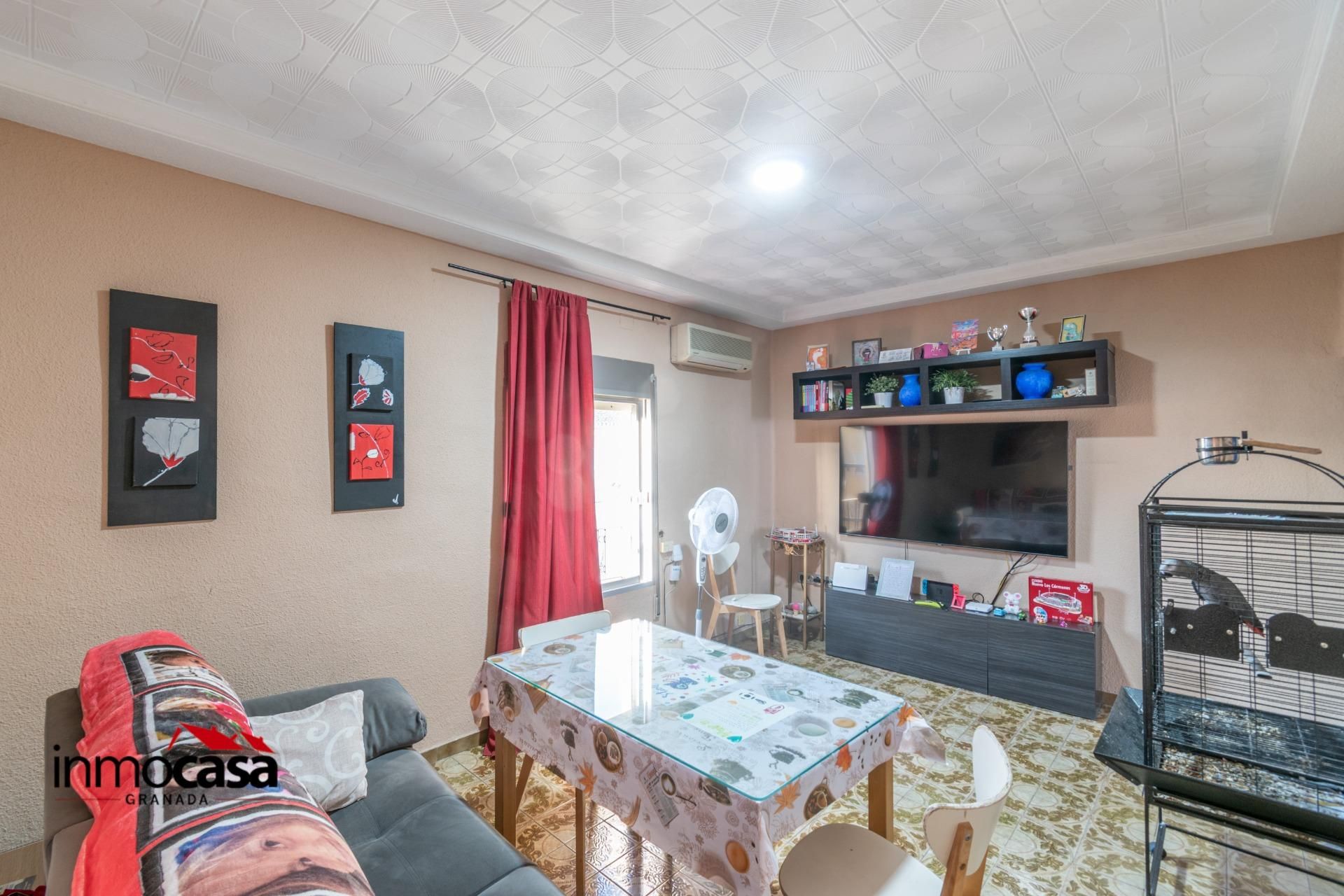 Sala d'estar de Pis en venda en  Granada Capital amb Calefacció