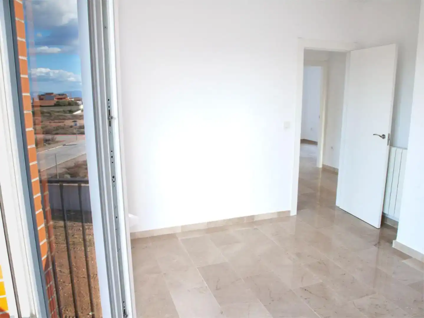 Piso en venta en Villa de Otura con Jardín privado