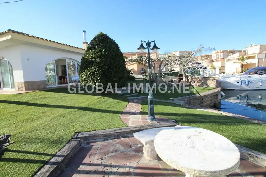 Jardín de Casa o chalet en venta en Roses con Aire acondicionado, Calefacción y Jardín privado