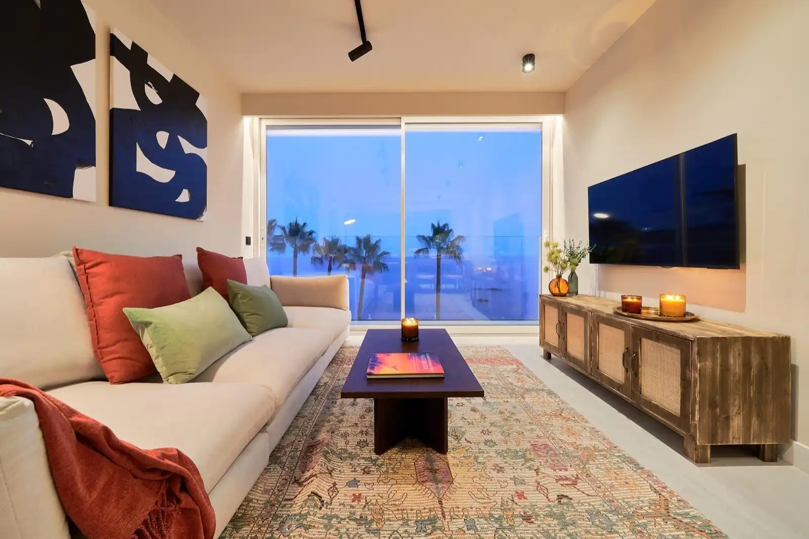 Sala d'estar de Apartament de lloguer en Benalmádena amb Aire condicionat, Terrassa i Moblat