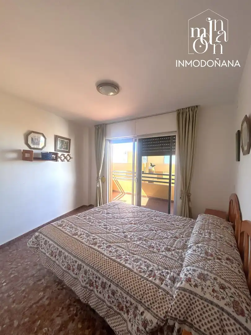 Flat with pool for sale in Matalascañas, imagen 3