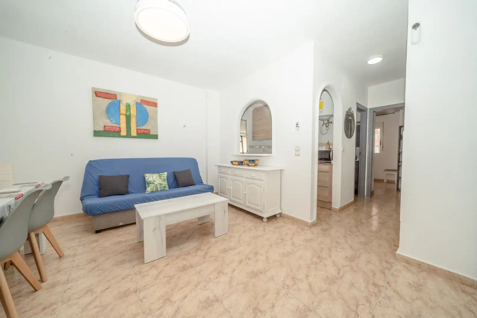 Sala de estar de Apartamento de alquiler en Torrevieja con Aire acondicionado, Terraza y Piscina