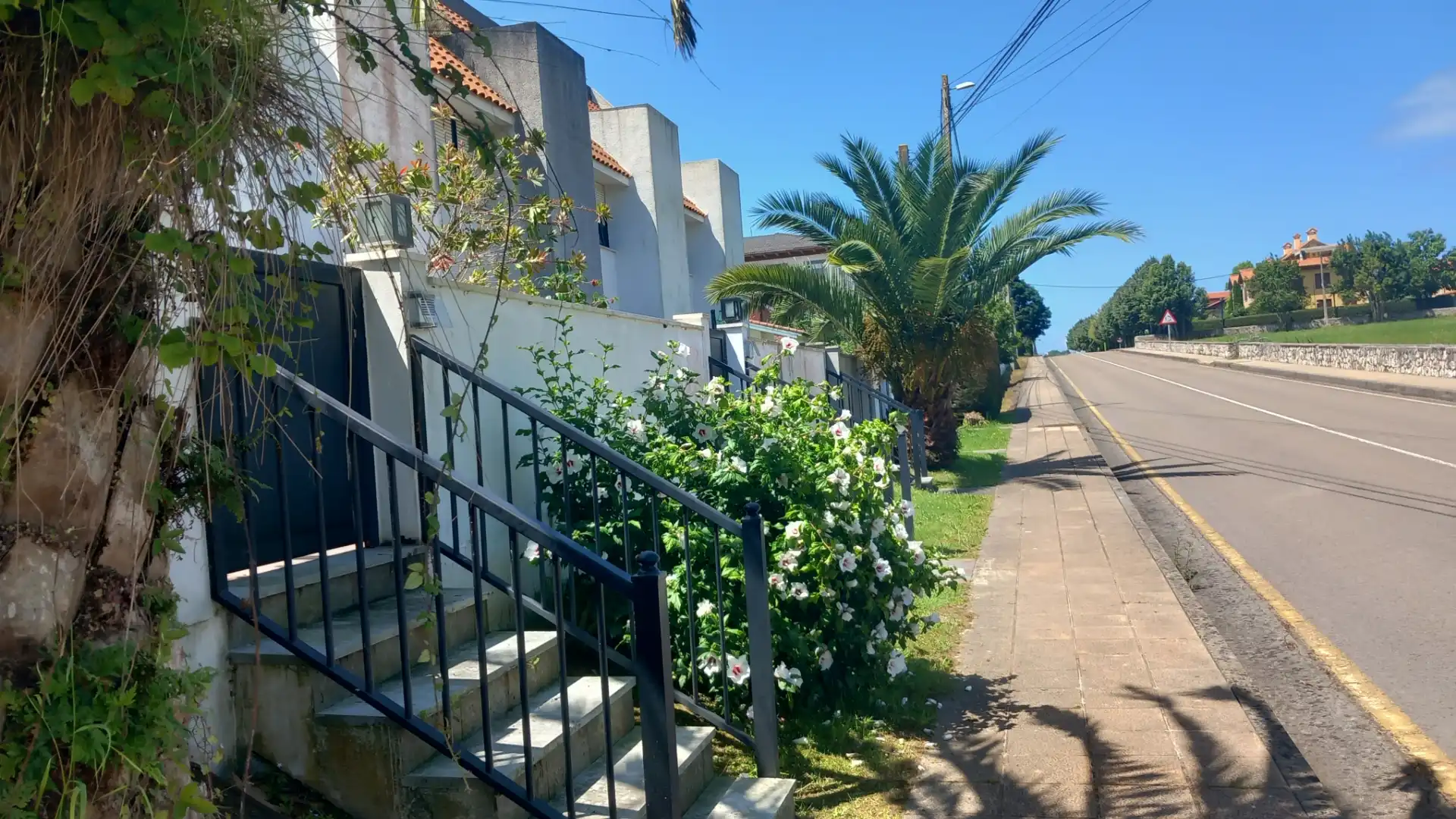 Vista exterior de Casa adosada en venda en Ribamontán al Mar amb Calefacció, Jardí privat i Parquet