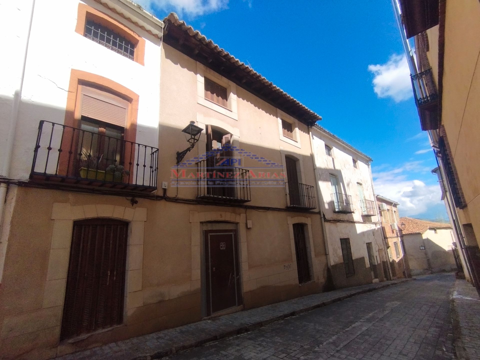 Vista exterior de Casa adosada en venda en Castellar amb Balcó