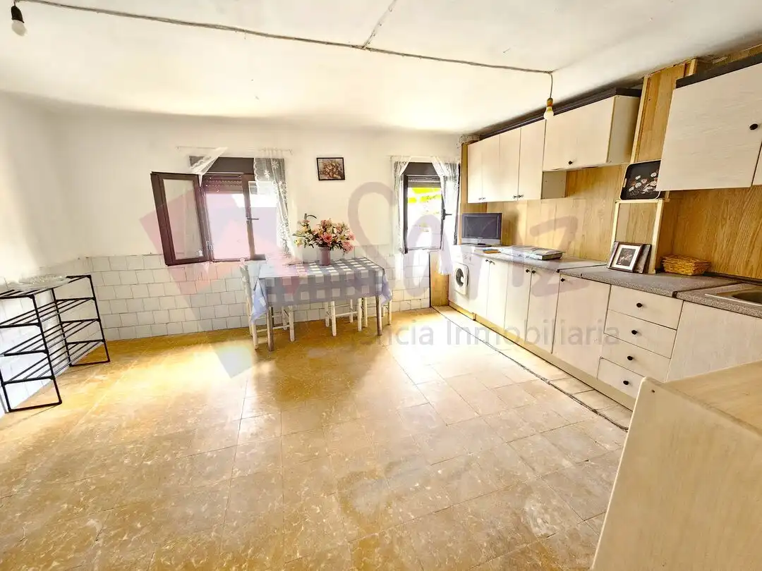 Kitchen of Houses for sale in Nalda, La Rioja