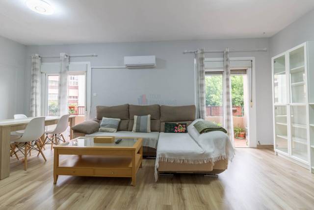 Piso en Alquiler en Avenida NOVELDA, 8 en Altozano - Conde Lumiares