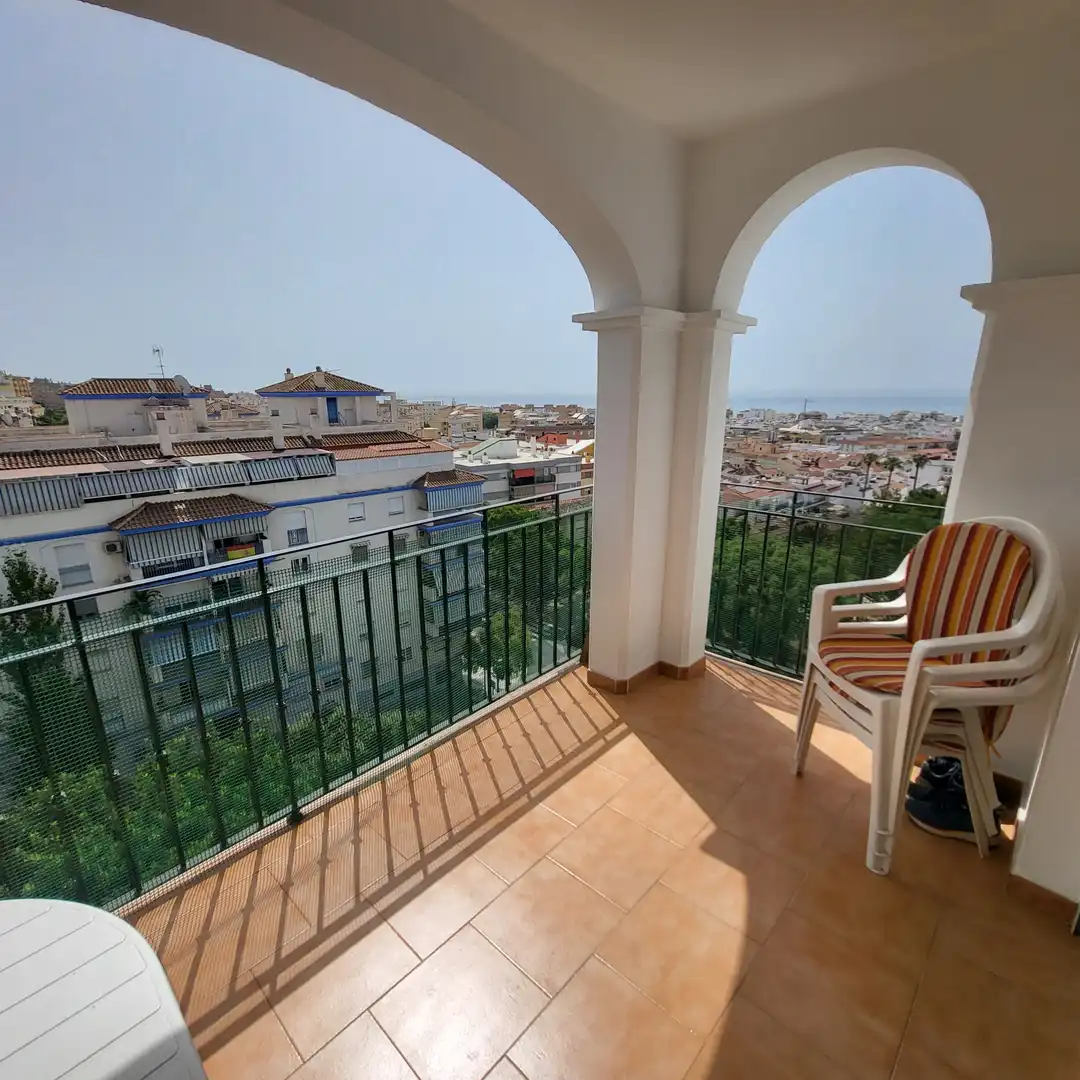 Vista exterior de Apartament en venda en Estepona amb Terrassa i Balcó