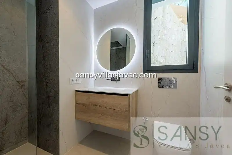 Badezimmer von Maisonette zum Verkauf in Benidorm mit Klimaanlage und Abstellraum
