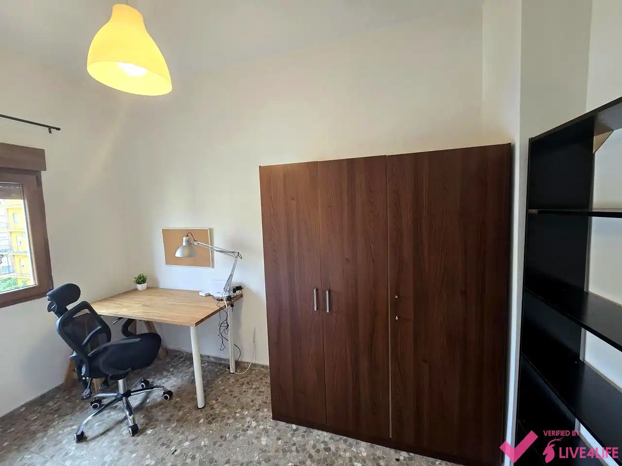 Bedroom of Flat for rent in Sevilla  with Air Conditioner, Terrace and Furnished