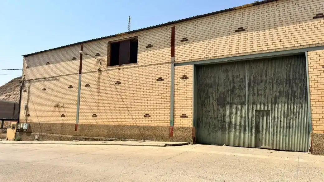Industrial buildings for rent in Fraga