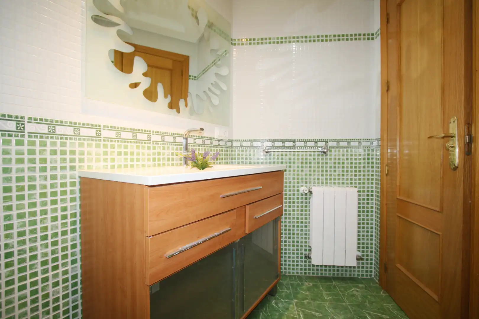 Baño de Piso en venta en Albacete con Calefacción, Trastero y Amueblado