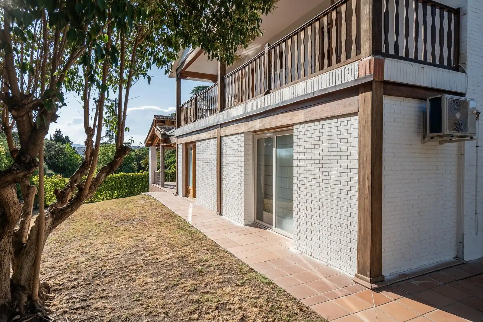 Vista exterior de Casa o chalet en venta en Las Rozas de Madrid con Aire acondicionado, Calefacción y Jardín privado