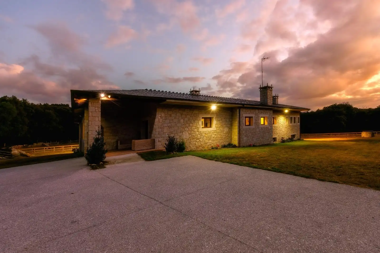 Exterior view of Houses for sale in Friol  with Heating, Private garden and Furnished