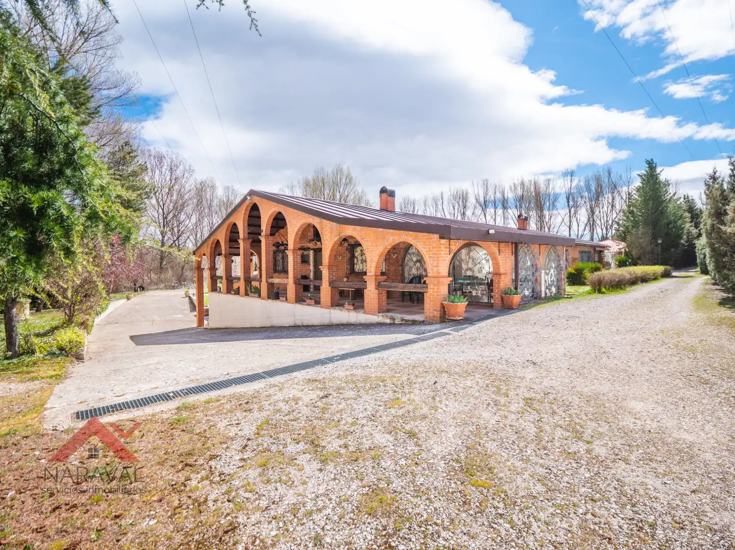 Vista exterior de Casa o xalet en venda en Burgo de Osma - Ciudad de Osma amb Calefacció, Jardí privat i Terrassa
