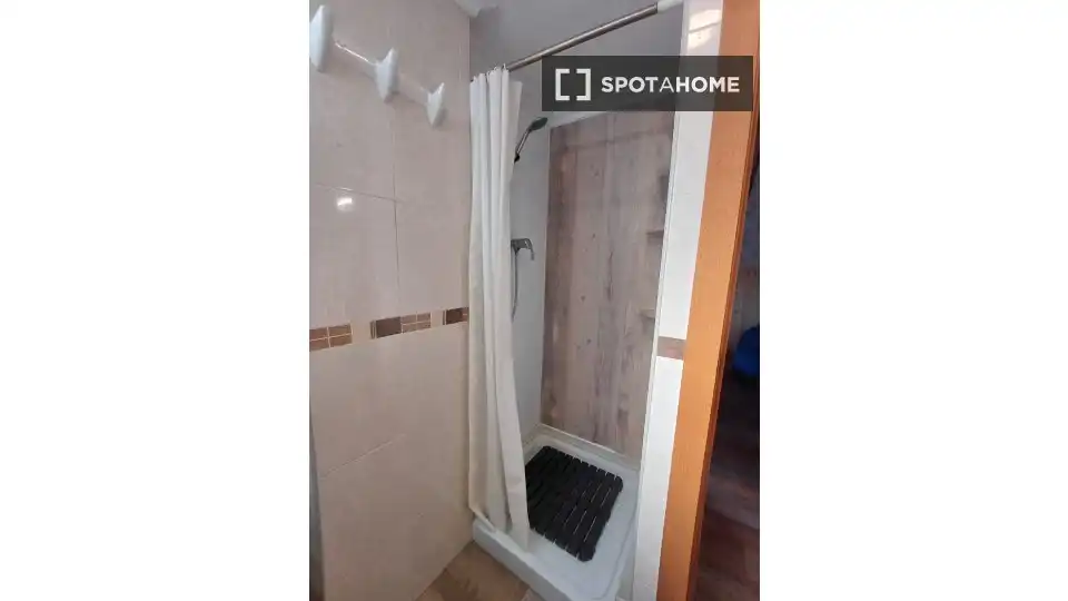 Bathroom of Flat for rent in Sueca  with Air Conditioner, Heating and Furnished