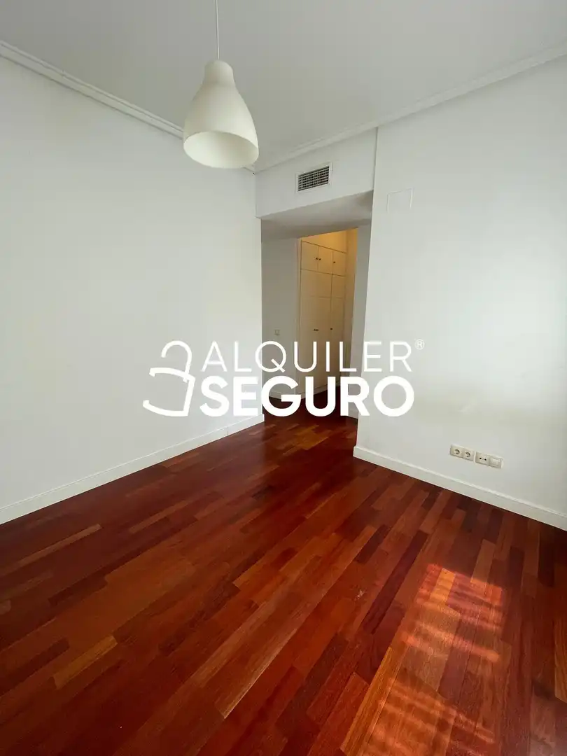 Habitación de Piso de alquiler en Madrid con Aire acondicionado y Calefacción