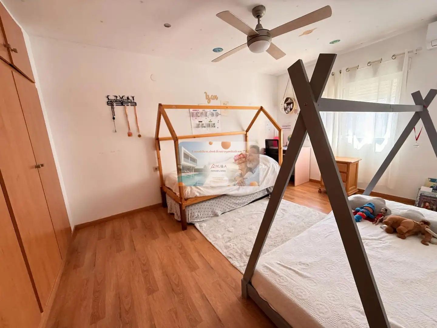 Schlafzimmer von Haus oder Chalet zum Verkauf in Benicasim / Benicàssim mit Klimaanlage, Heizung und Terrasse