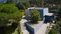 Vista exterior de Casa o xalet en venda en Vilanova del Vallès amb Terrassa, Piscina i Balcó