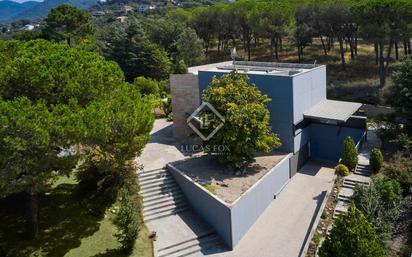 Vista exterior de Casa o xalet en venda en Vilanova del Vallès amb Terrassa, Piscina i Balcó