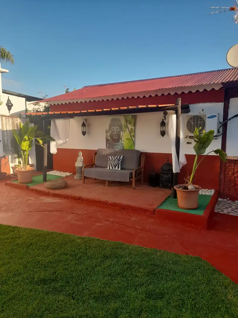 Terraza de Casa o chalet en venta en Brenes con Aire acondicionado, Jardín privado y Piscina