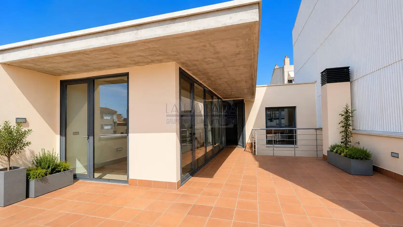 Maison avec terrasse à vendre à Port - Horta de Santa María